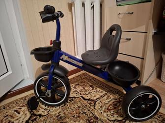 Велосипед детский. На 2-4 года.