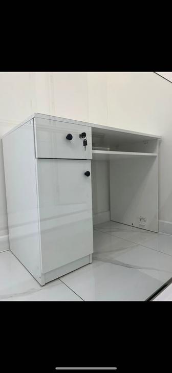 Шкаф