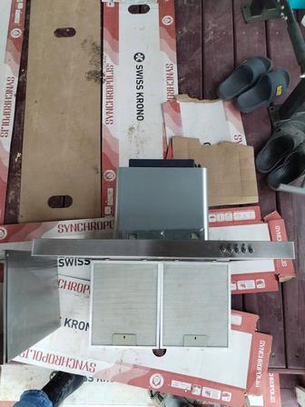 Продам вытяжку кухонную