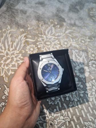 Hublot часы