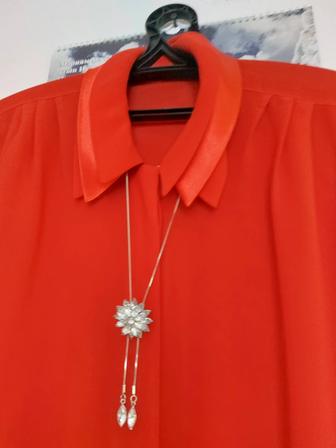 Блузка красная