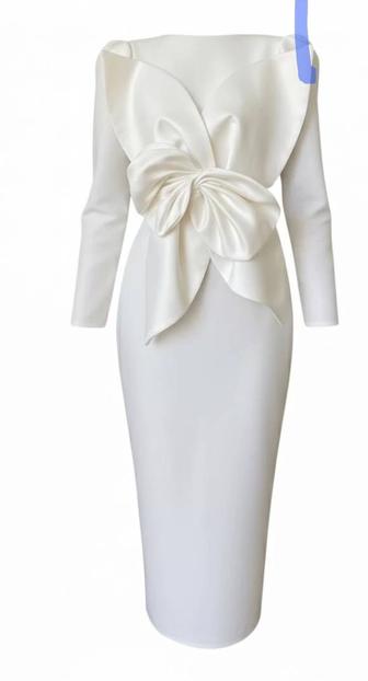 Красивая Платье