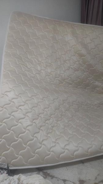 Продам матрас в хорошем состоянии