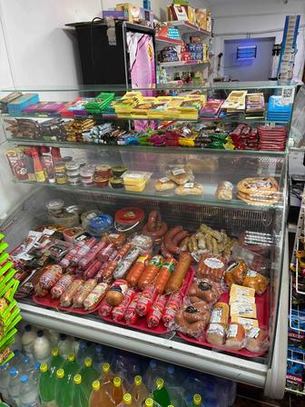 Витриный холодильник