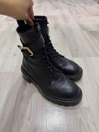 Кожаные ботинки Zara