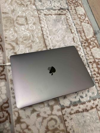 ноутбук Macbook pro