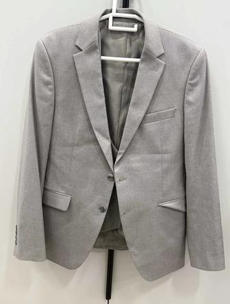 Продам мужской костюм