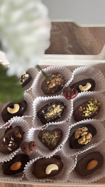 Финики в шоколаде