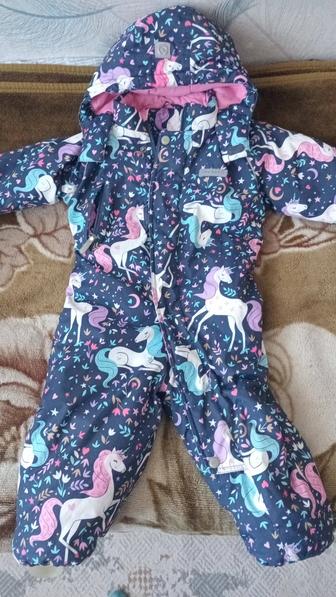 Продам зимний комбез на девочку ростовка 98 на год полтора