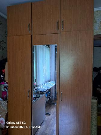 Продам шифоньер с антресолью