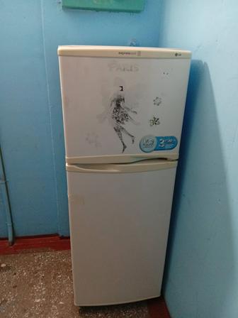 Продам холодильник