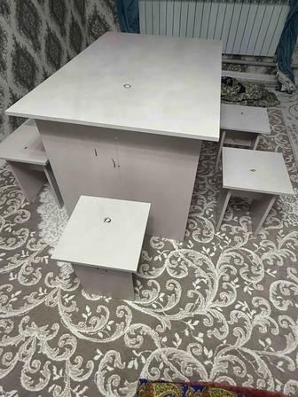 Табуретки и столь 800х1200