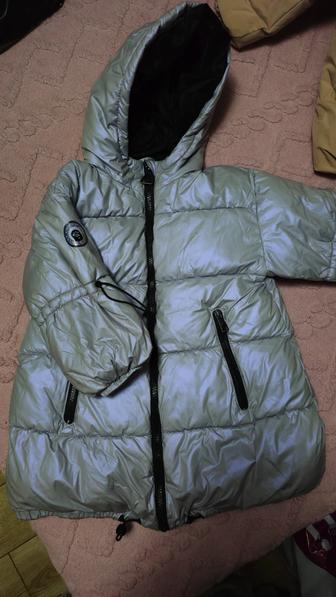 Продам куртку детскую