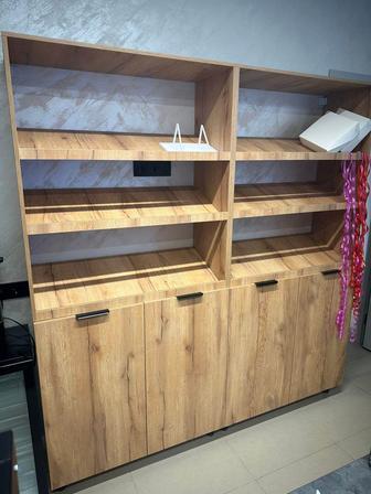 Шкаф витрина, книжные полки