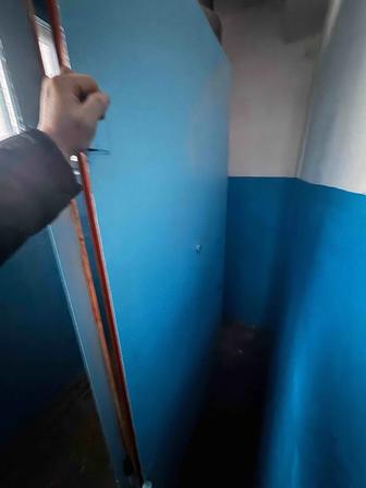 Продам железную дверь