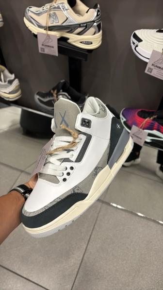 Nike Air Jordan Kaws /Retro