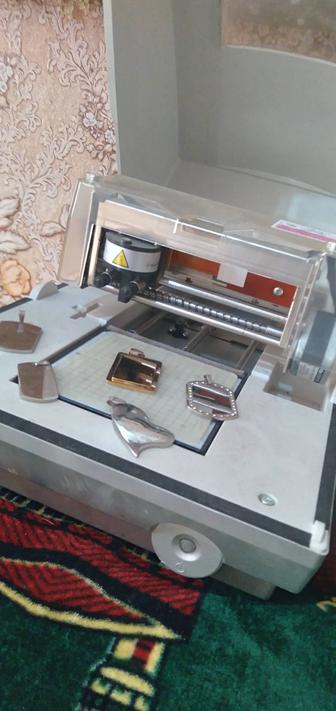 Продам гравер для брелоки metaza roland