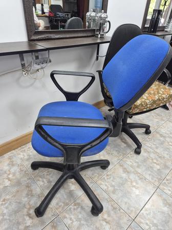 Продам стулья офисные