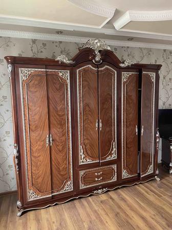 Продам спальный гарнитур