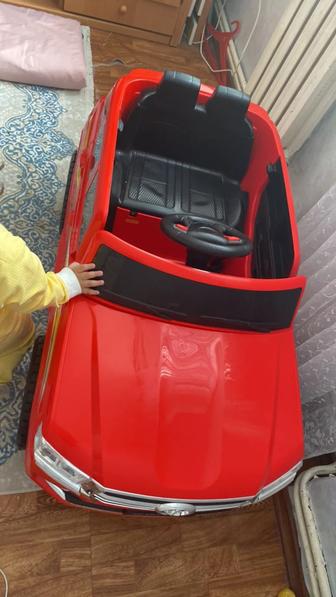 На прокат машина на пульте