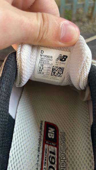 Кроссовки 44 размер new balance 1906d