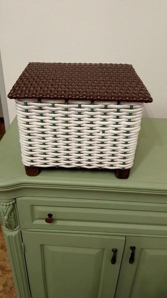 Стульчики и пуфики из ротанга