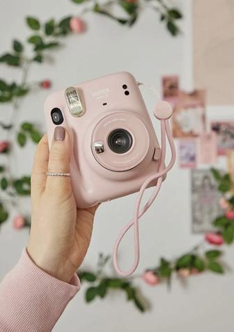 Фотоаппарат моментальной печати FUJIFILM Instax Mini 11 и картриджи 10 шт