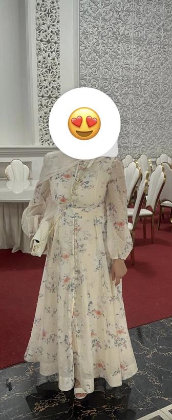 Нарядное женское платье