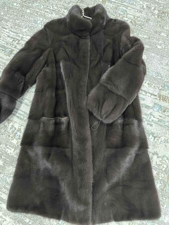 Норковая шуба в отличном состоянии .