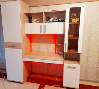Компьютерный стол, шкаф