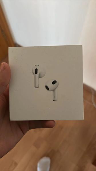 Продам AirPods 3