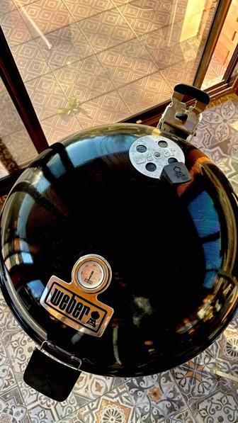 Продам угольный гриль от компании WEBER.