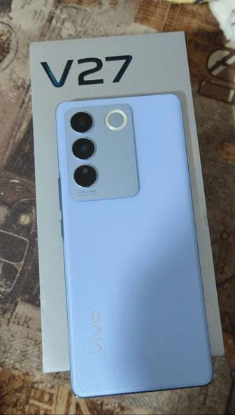 Продам телефон Vivo v27