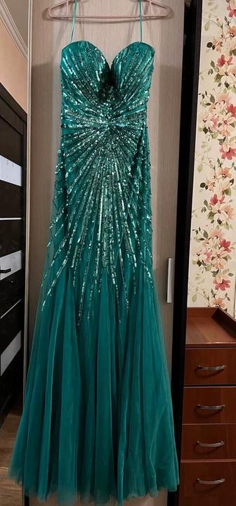 Вечерние платья