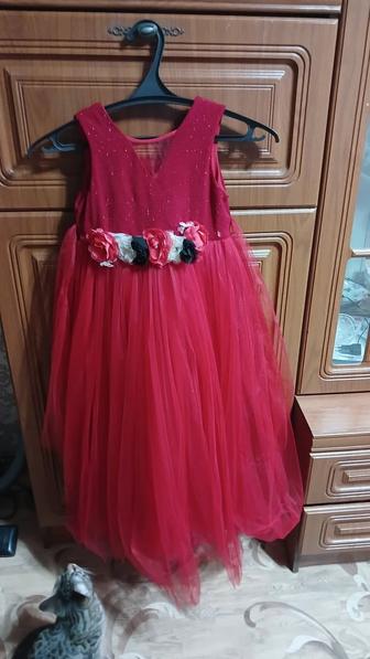 Платье на девочку