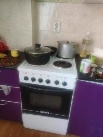 Продам электроплиту Мечта