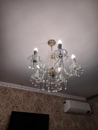Люстры 2 шт продам