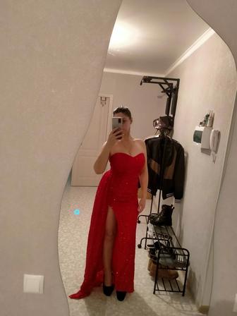 Продам платье новое 48р