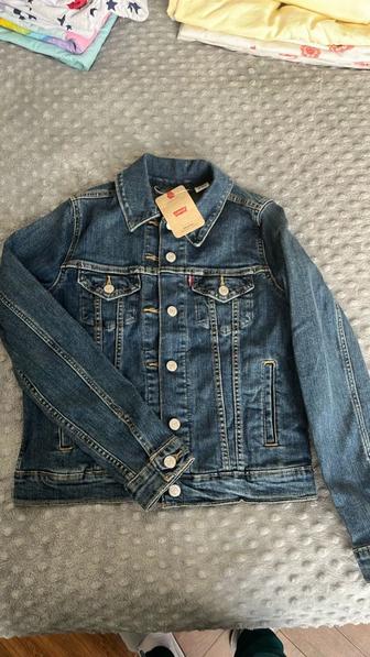 Джинсовая куртка Levis XS