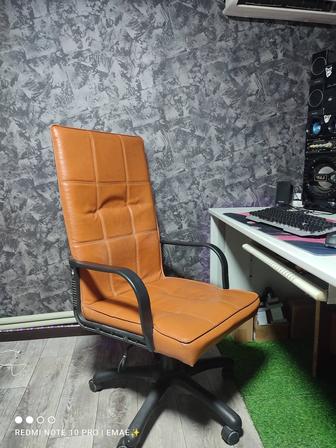 Продам компьютерное кресло