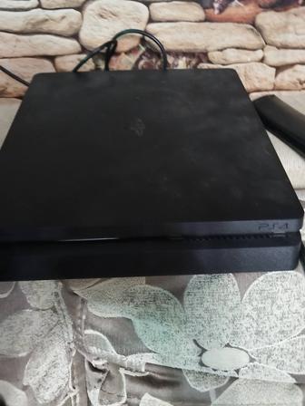 Продам PlayStation 4 slim
