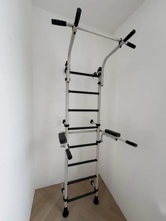 Шведская стенка с турниками и брусьями