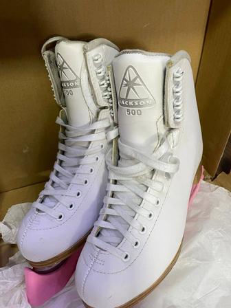 Спорт.Профессиональные фигурные коньки.