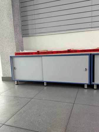 Тумбы для офиса магазина