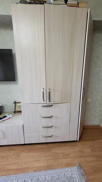 Срочно продам шкафы