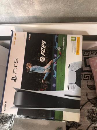 Продам игровую консоль Sony Playstation 5