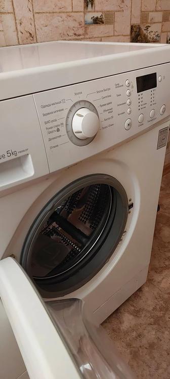 Продаю машинку стиральную
