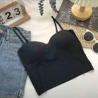 Продам топ НОВЫЙ с чашечками вшитыми