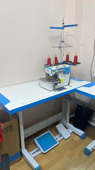 Оверлок швейная машина