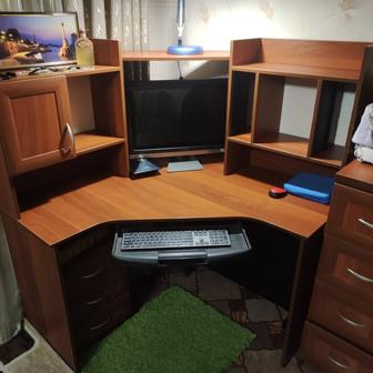 стол компьютерный